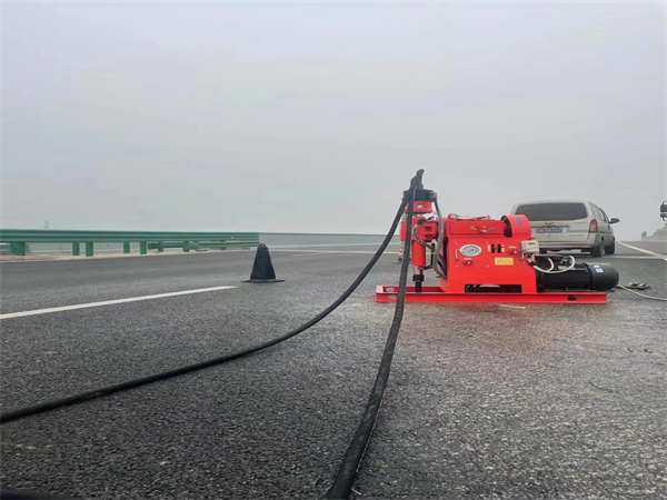 铁东马路路基路面开裂下沉注浆加固灌浆